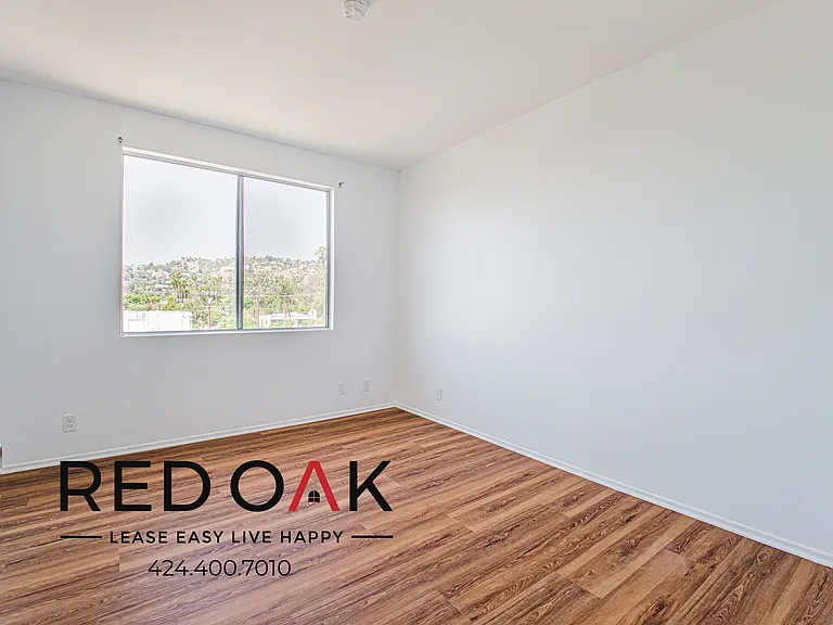 7370 Hawthorn Ave #301 — Photo 14