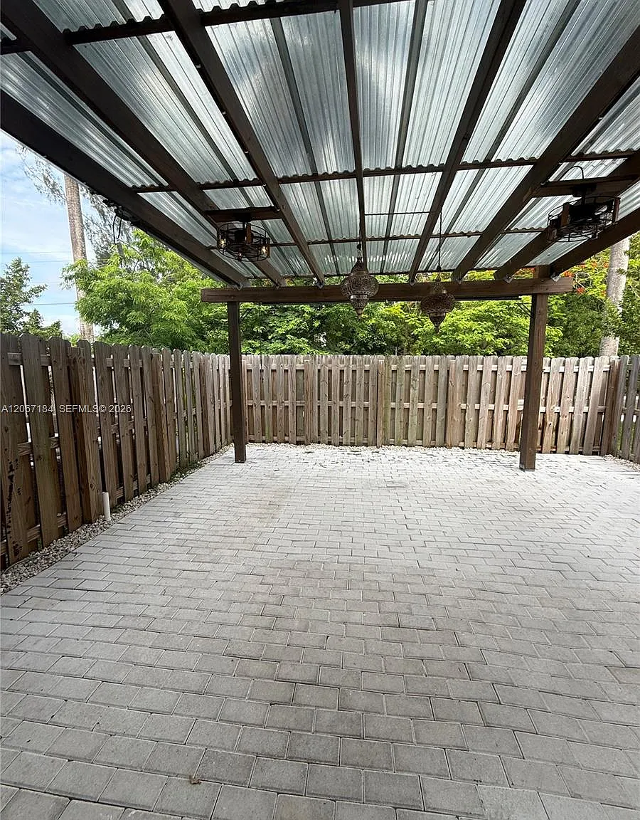 Silver Palm Residential Ho — Photo 4