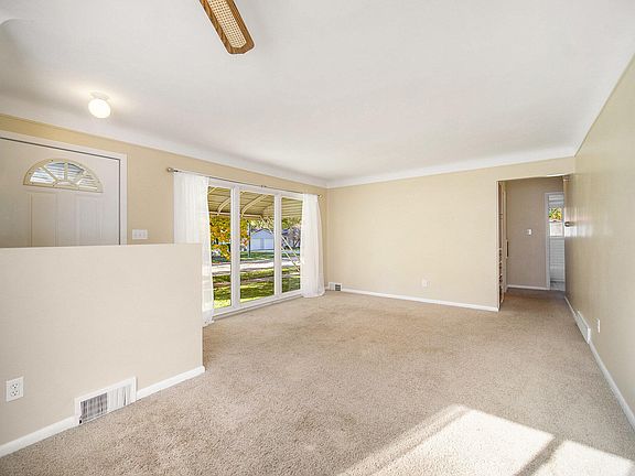 5th image of 673 Rosemont Ave