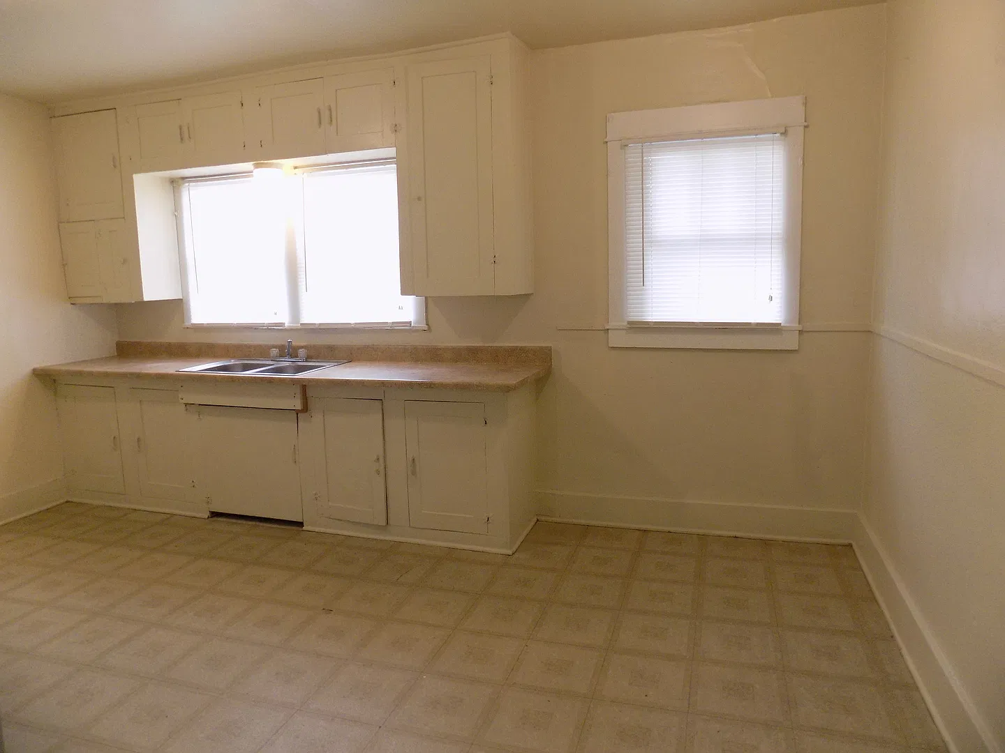 313 Columbia Dr SE — Photo 4