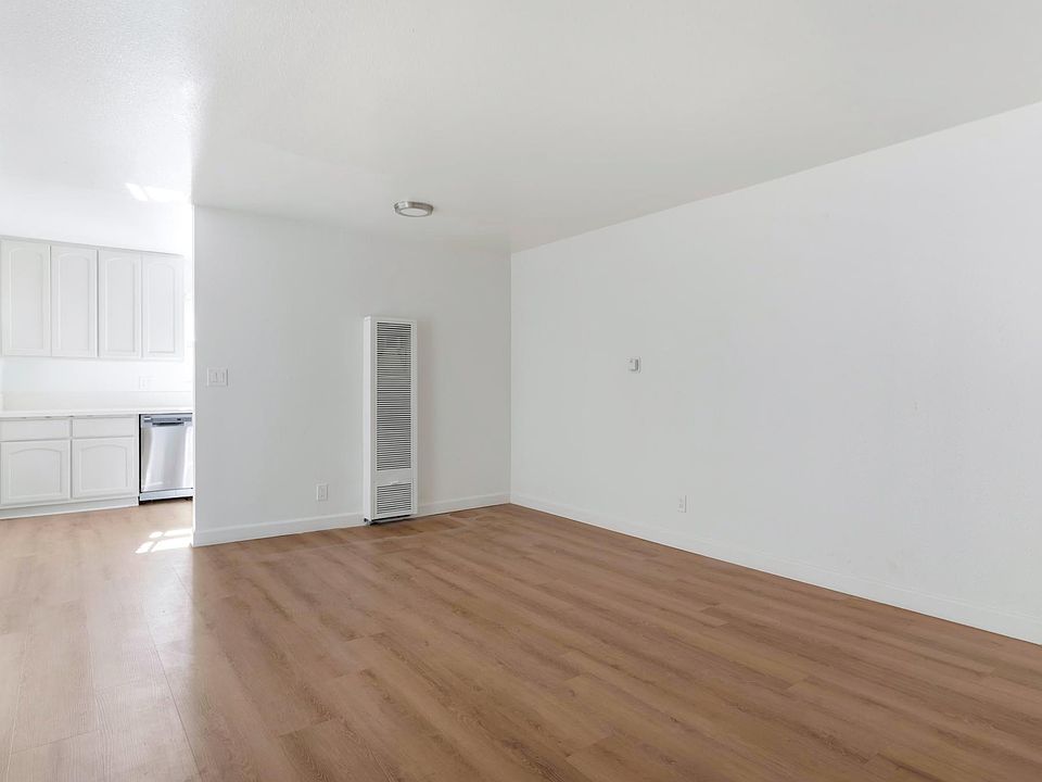 1st image of 510 E 97th St #5