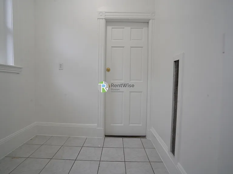 73 Brighton Ave #6 — Photo 9