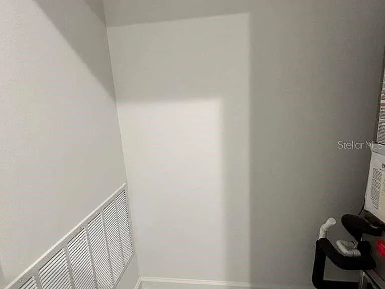 9872 Walkway Dr — Photo 6