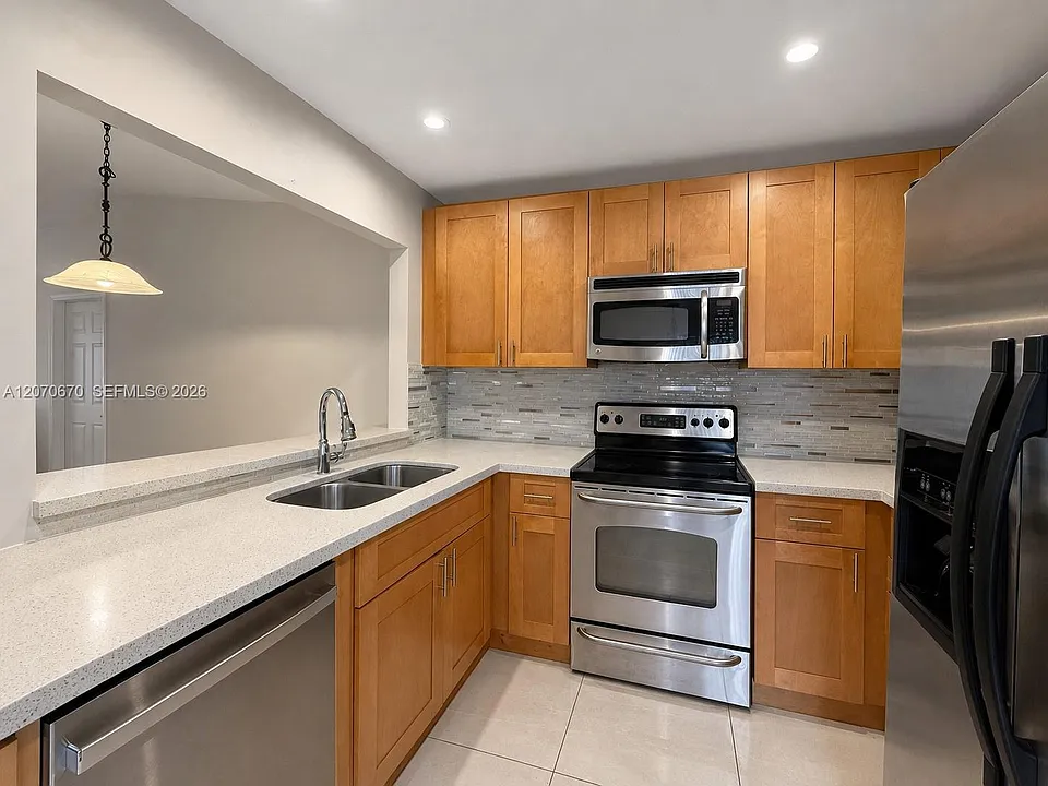 454 NE 210th Circle Ter #202-7B