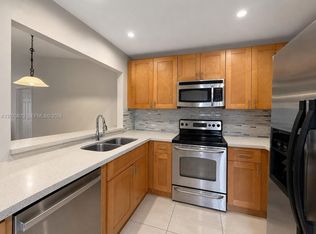 454 NE 210th Circle Ter APT 202-7B, Miami, FL 33179