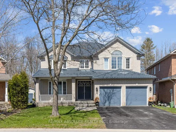 72 Kenins Cres, Ottawa, ON K2K 3E4