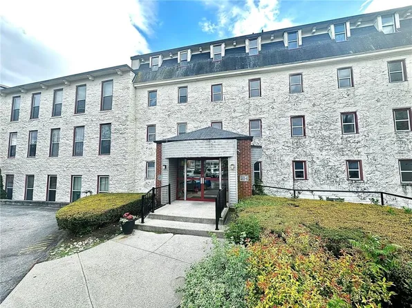 494 Woonasquatucket Ave APT 118, North Providence, RI 02911