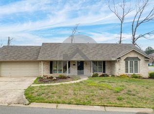 9812 Coppersmith Ln, Little Rock, AR 72227