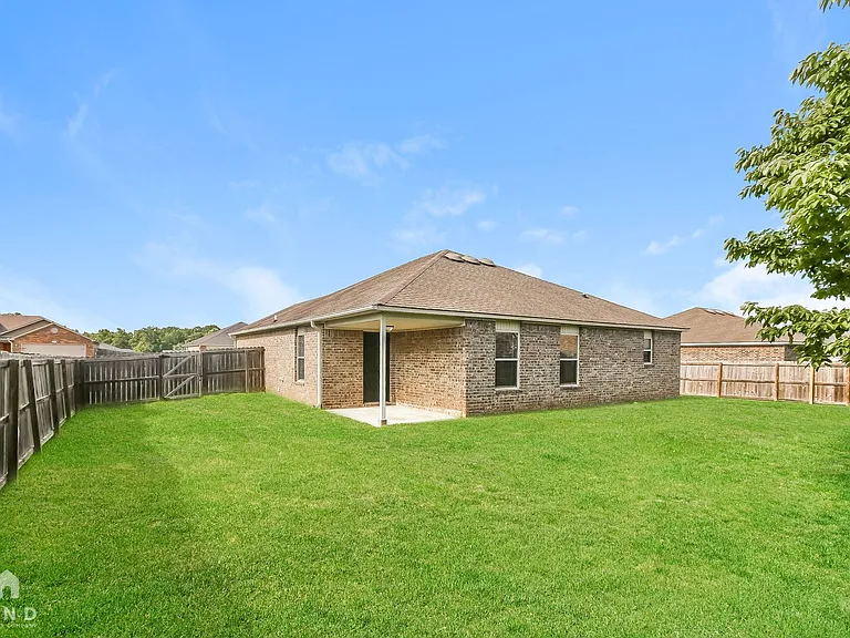 155 Harvick Cir — Photo 18