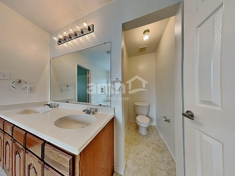 617 Chestnut Ct — Photo 12
