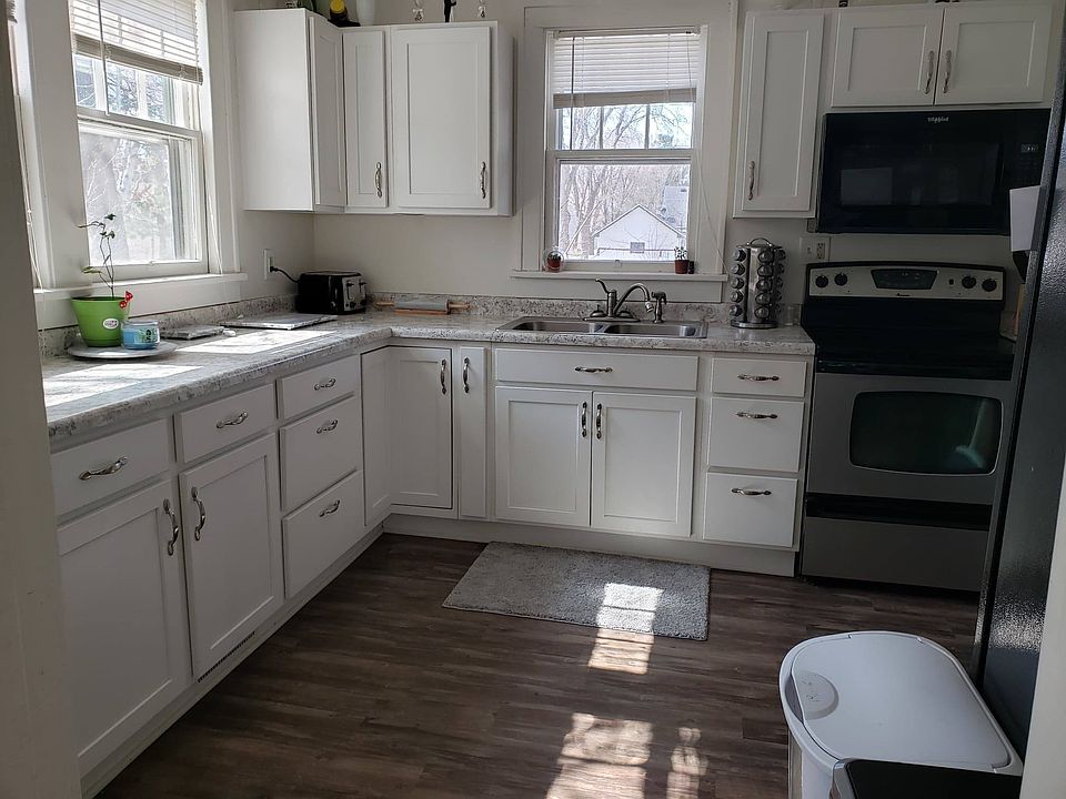 1st image of 325 9th St SW