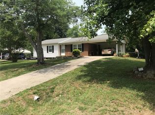 409 Croydon Ln, Winston Salem, NC 27107