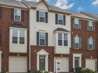 22868 Chestnut Oak Ter, Sterling, VA 20166