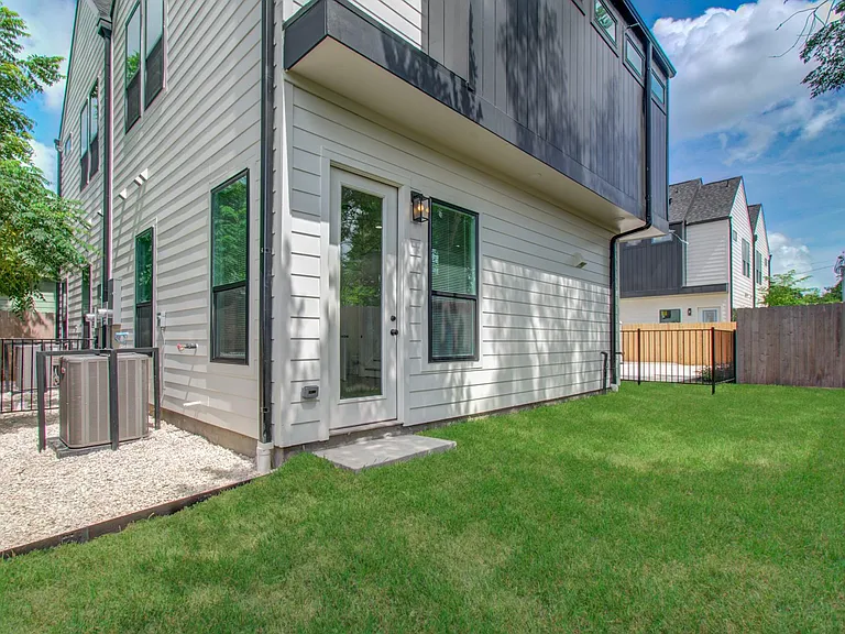 1308 Tarley St #D — Photo 22