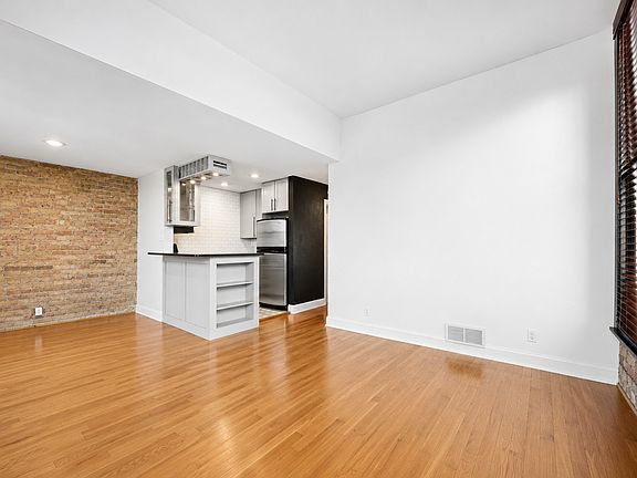 4th image of 540 W Belden Ave APT 3B