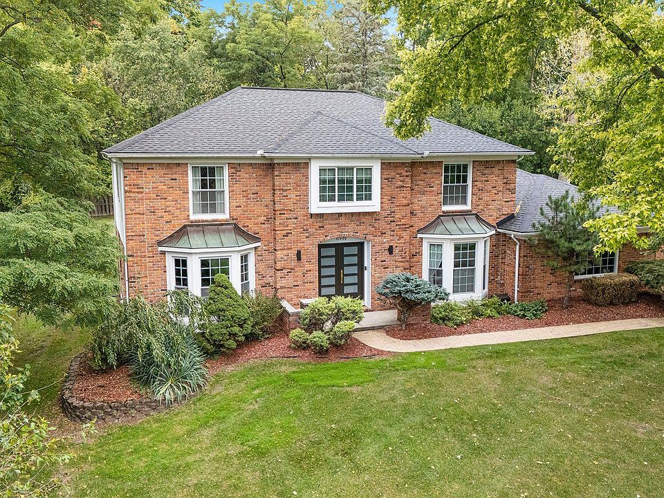 1st image of 41490 Woodridge Ct