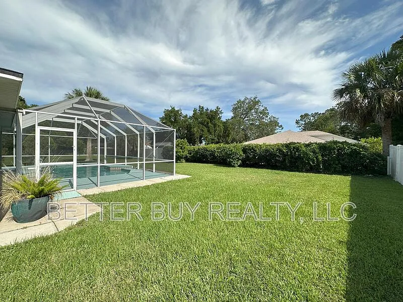 4 bed, 2.0 bath, 1432 sqft, $2,495 — Photo 4