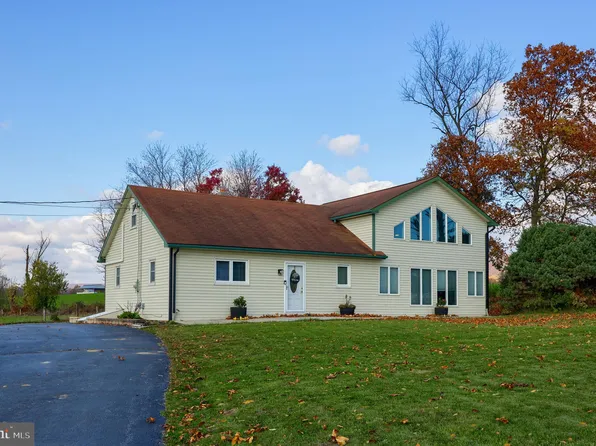 482 Tulley Dr, Bernville, PA 19506