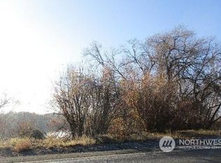97 E McDonald Rd, Toppenish, WA 98948