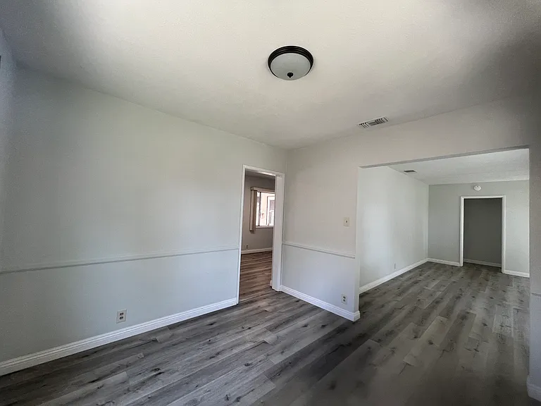1115 S El Molino St — Photo 40