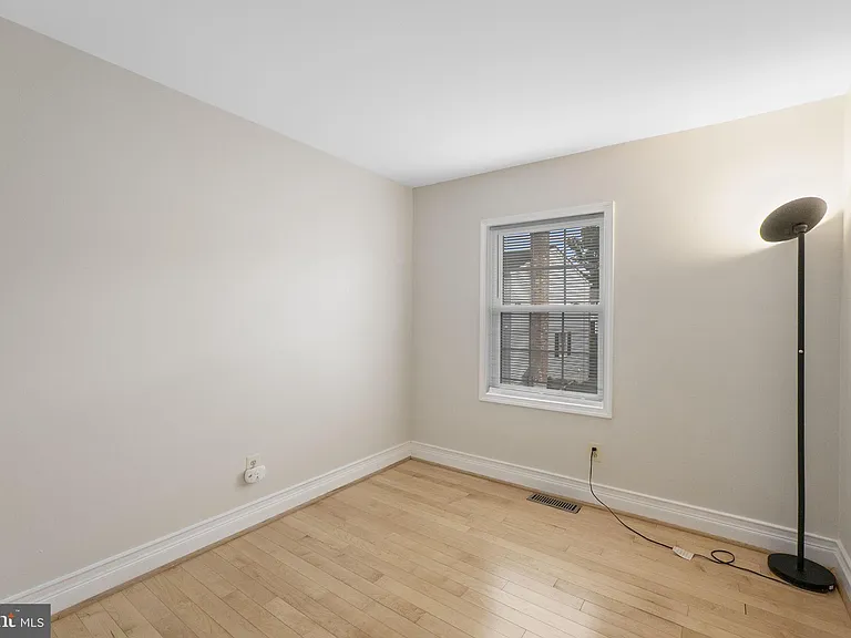 124 Barnsfield Ct #216 — Photo 24