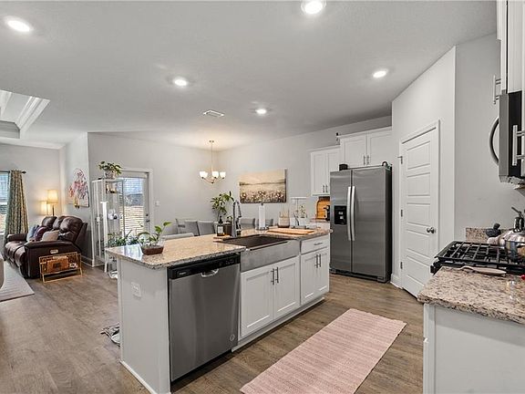 4th image of 3232 Long Leaf Way