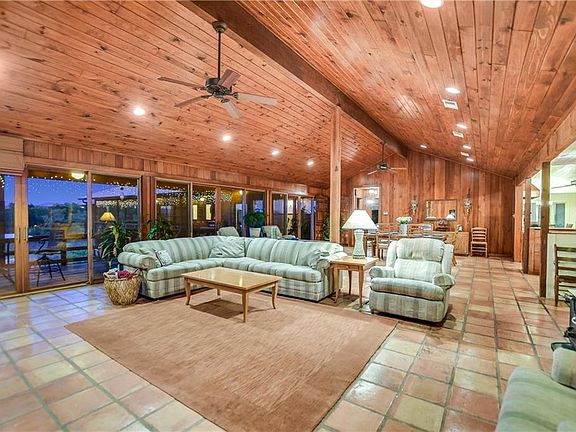 4th image of 21106 Lakeshore Dr