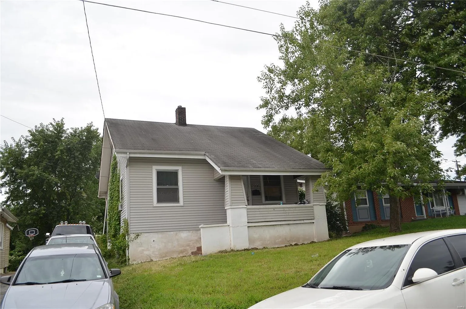 2206 McLaran Ave photo 1