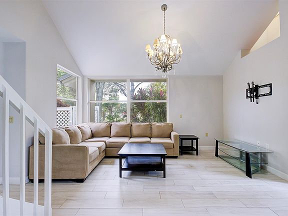 4th image of 504 Bradford Court #504