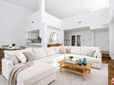 12011 Goshen Ave APT 305, Los Angeles, CA, 90049