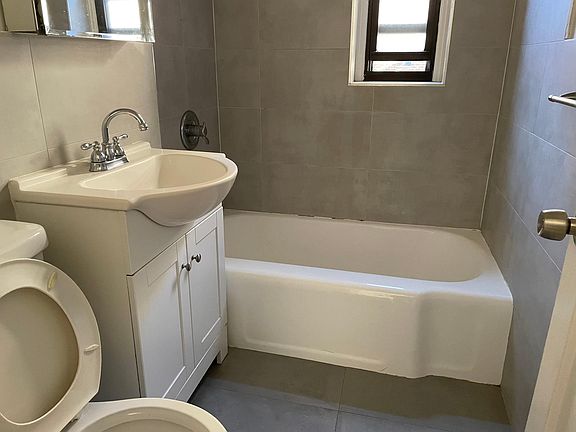 4th image of 8110 135th St APT 410