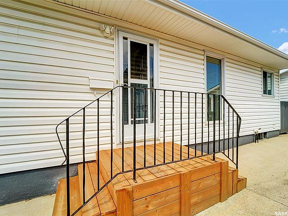 4th image of 334 Johnson CRESCENT