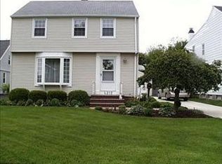 4212 W 219th St, Fairview Park, OH