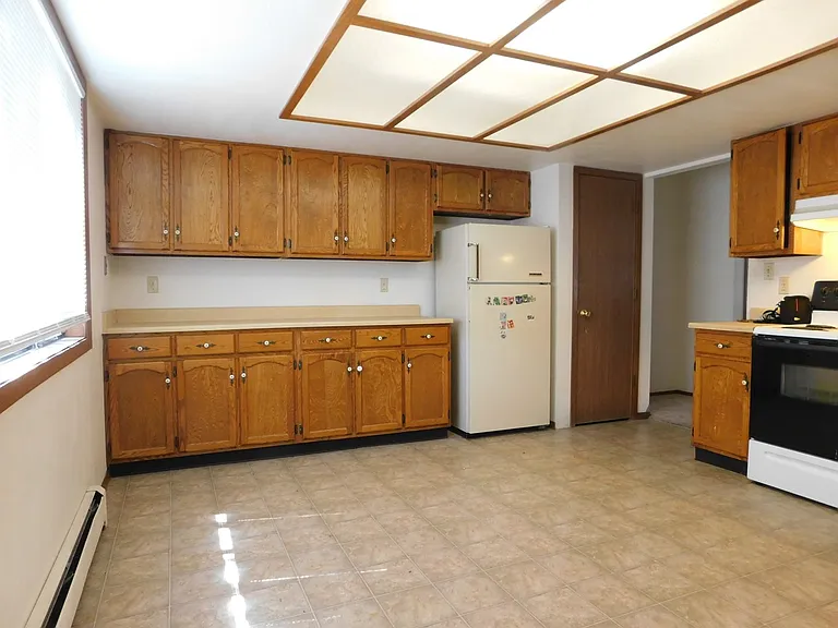 568 Dawn Ct — Photo 6