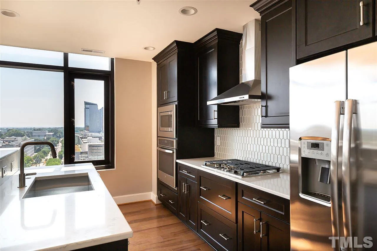 2 bed, 2.5 bath, 1378 sqft, $3,500 — Photo 4