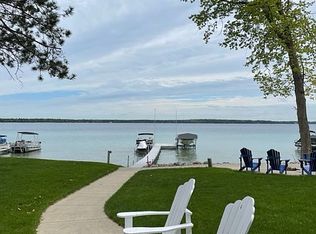 3578 W Higgins Lake Dr, Roscommon, MI 48653