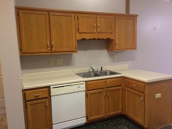 5th image of 1813 Towson Ln