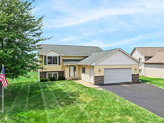 2nd image of 1528 Sequoia Ln