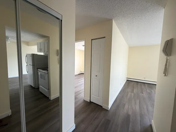 10225 156th St NW #302, Edmonton, AB T5P 2R2