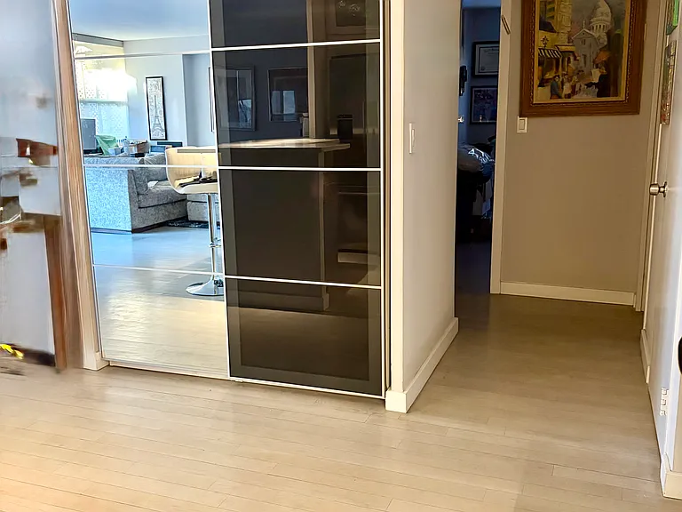 129 E Bellevue Pl #301 — Photo 4
