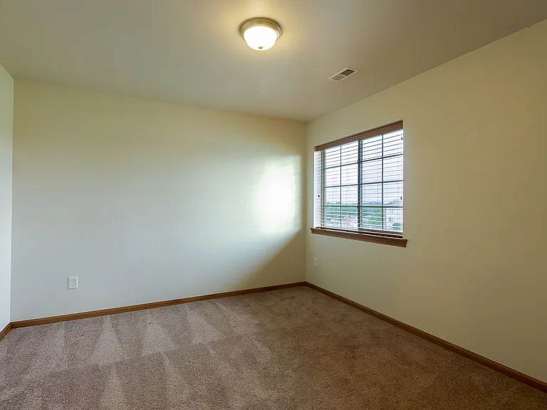 Willow Ridge Apartments — Photo 14