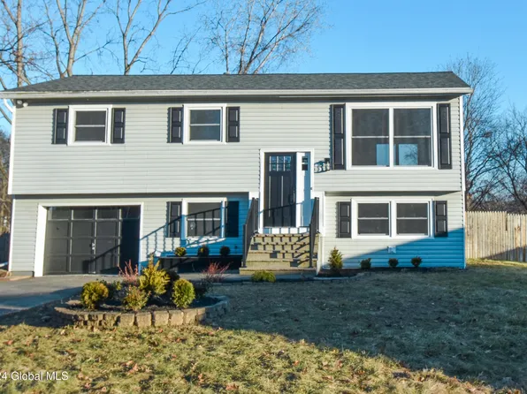 229 Newport Court, Voorheesville, NY 12186