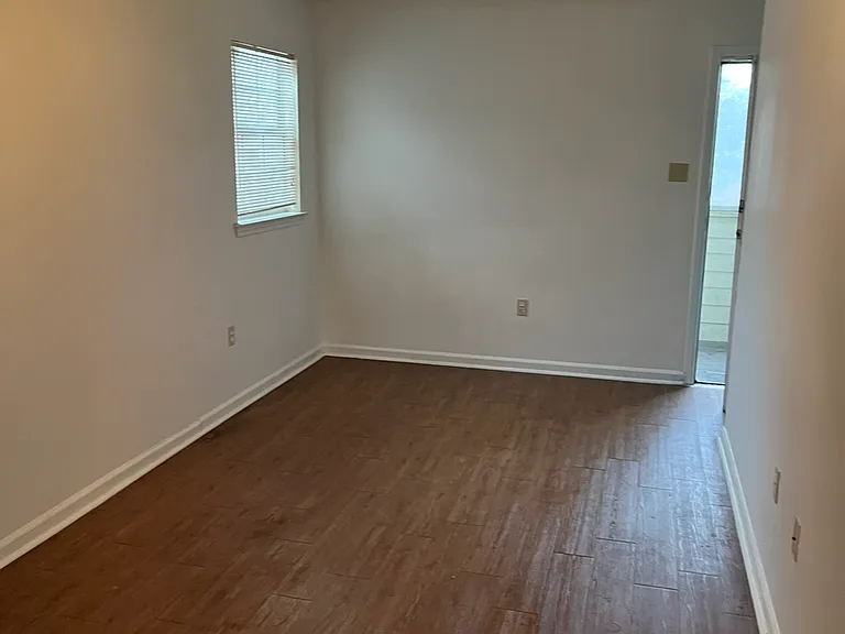 4250 Janet Ave #10 — Photo 2