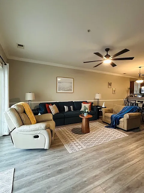2 bed, 1070 sqft, $1,800 — Photo 4