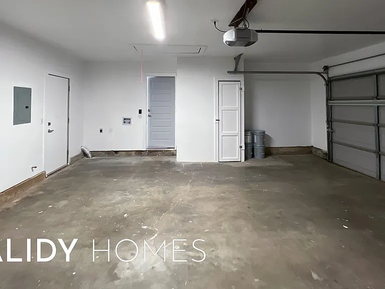 5929 NW 62nd St — Photo 14