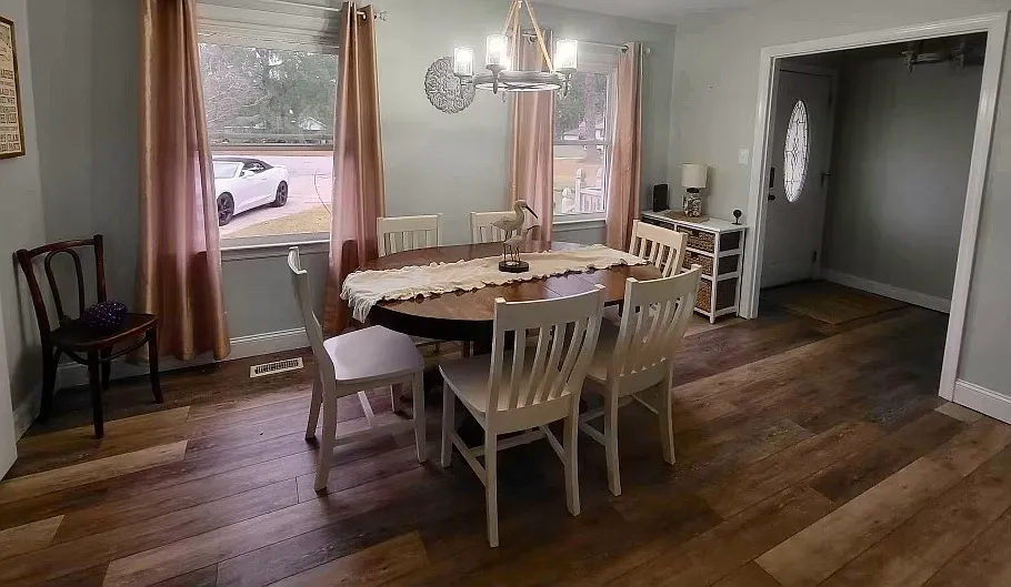 4 bed, 1700 sqft, $2,600 — Photo 3