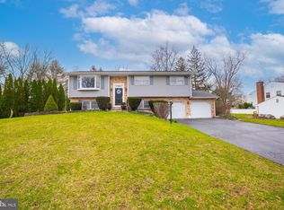 29 Hawthorne Ln, East Windsor, NJ 08520
