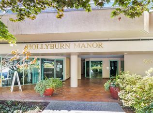 565 17th St #205, West Vancouver, BC