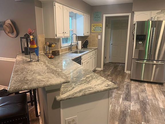 4th image of 1212 Cogliandro Dr