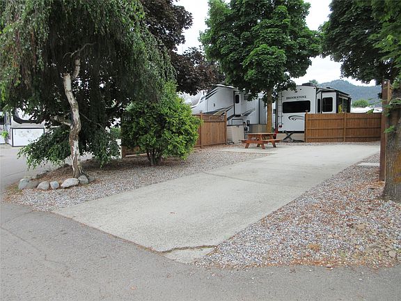 3rd image of 415 Commonwealth Rd #551